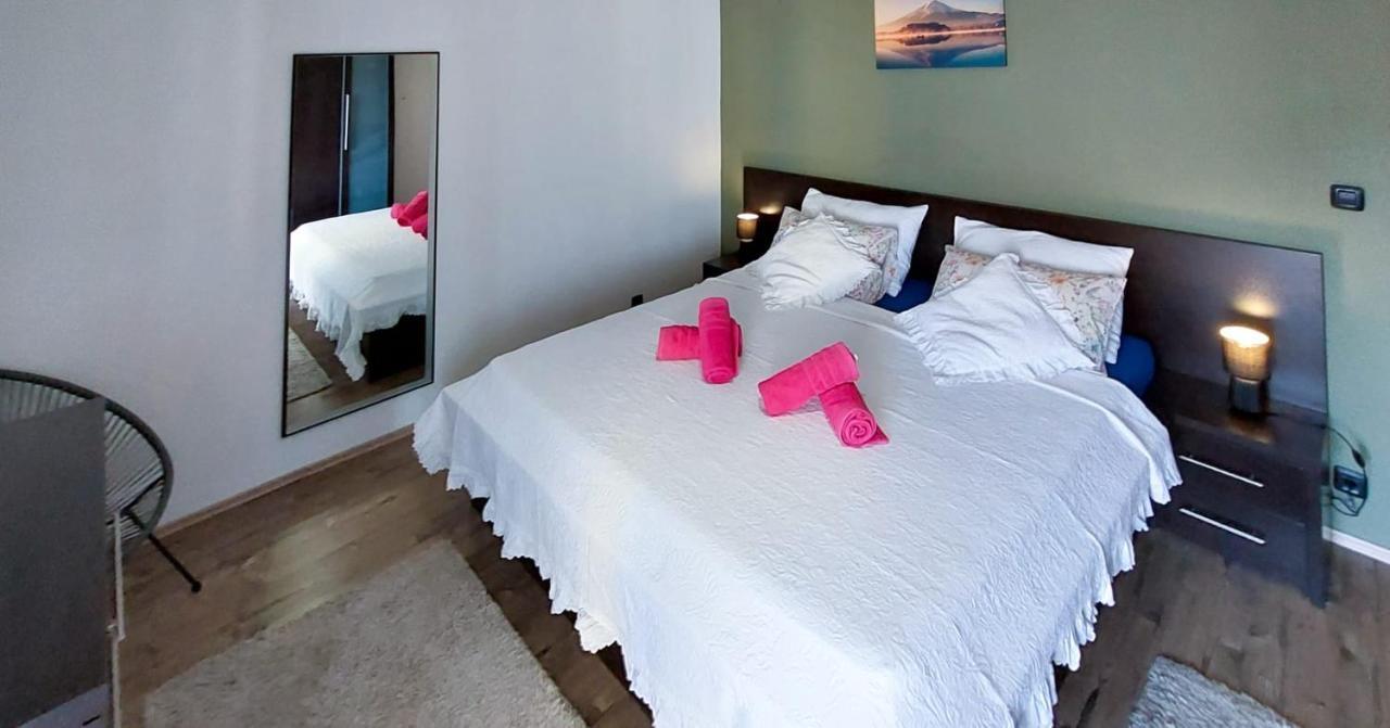 3 Bedrooms Apartman Dmt Kastela Exterior photo