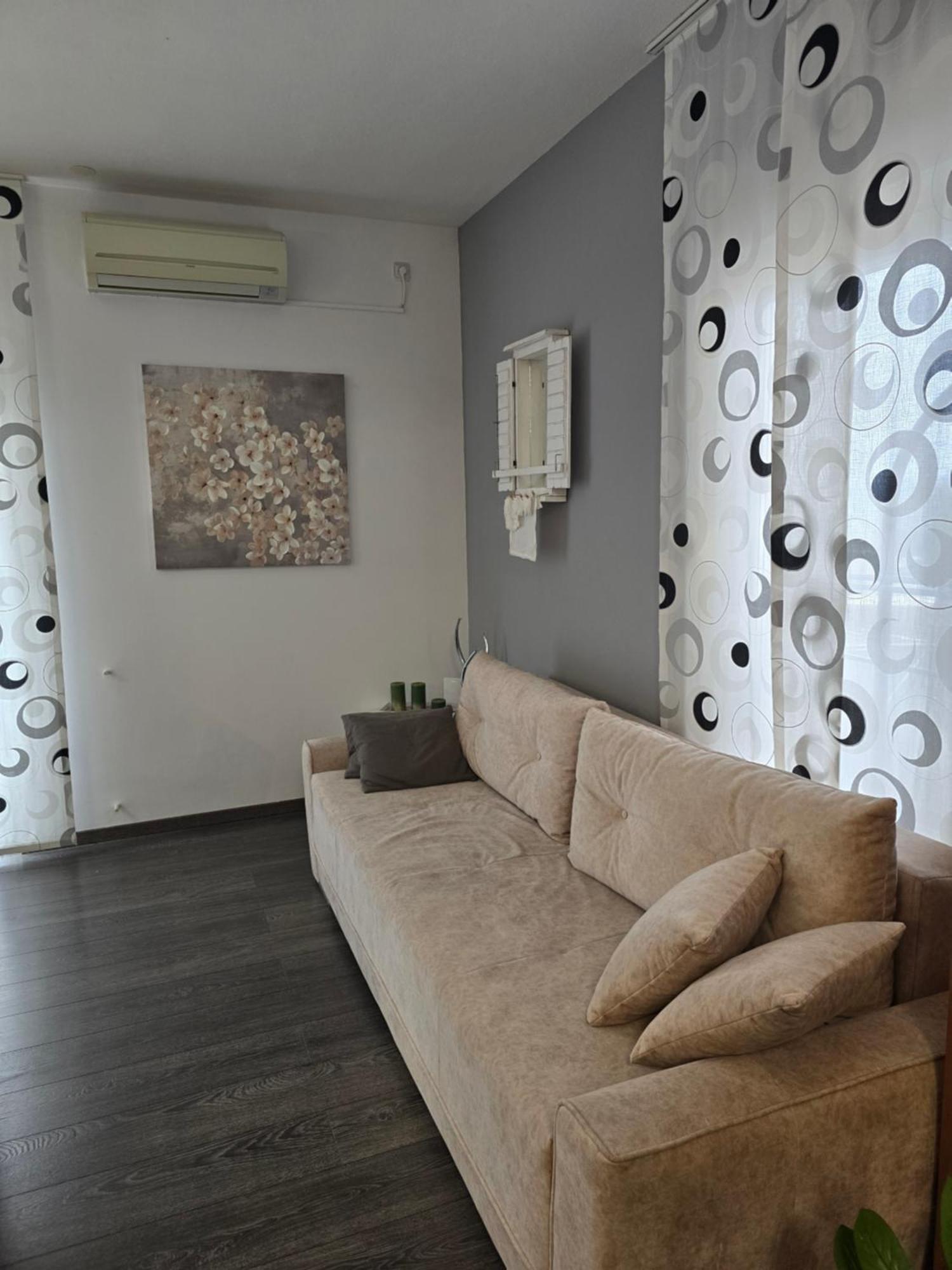 3 Bedrooms Apartman Dmt Kastela Exterior photo